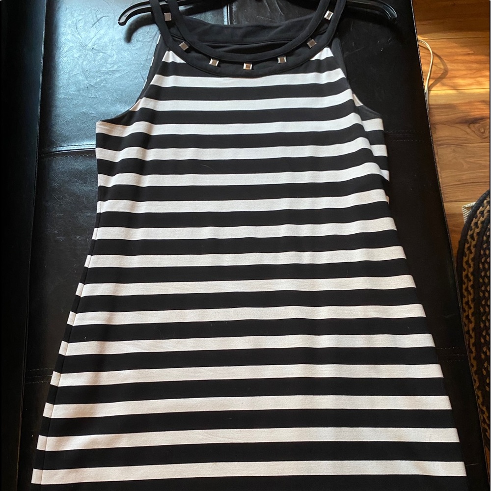 2 summer dresses White House Black Market